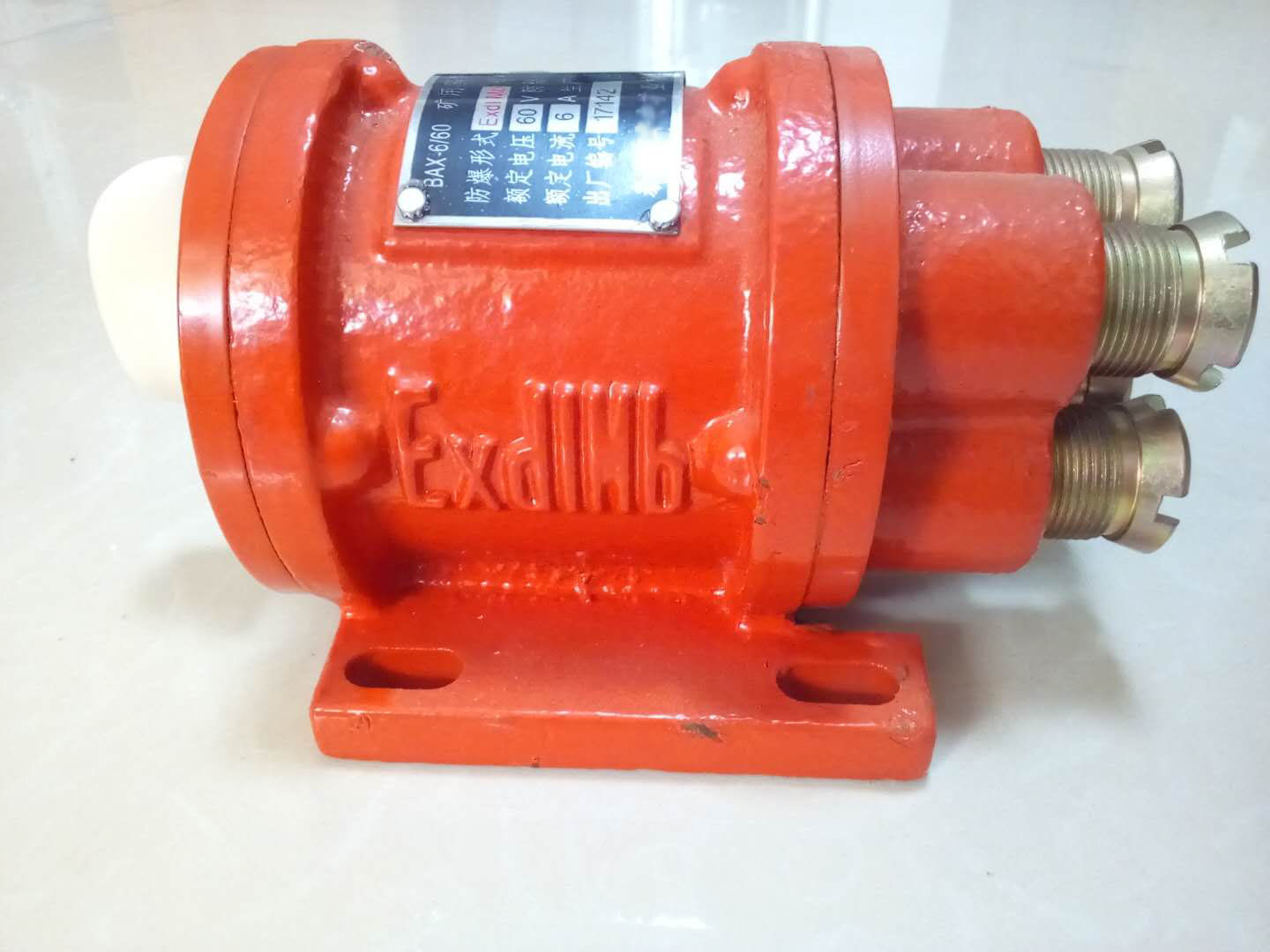 礦山井下光開(kāi)關(guān)安裝場(chǎng)景圖-廣西科毅光通信