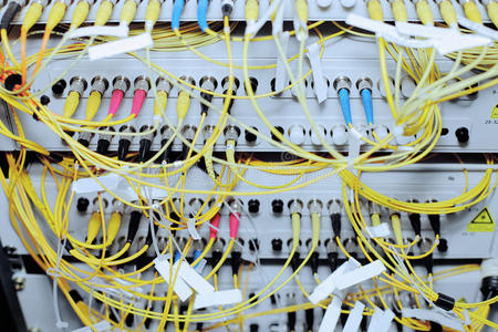 廣西科毅光開(kāi)關(guān)在數據中心與軍工通信場(chǎng)景應用部署圖