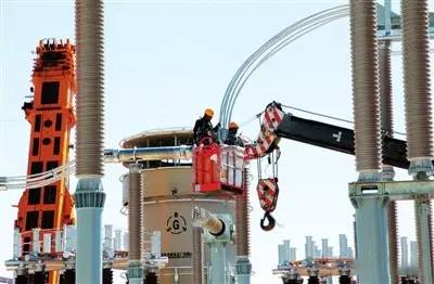 特高壓換流站光開(kāi)關(guān)EMC測試現場(chǎng)